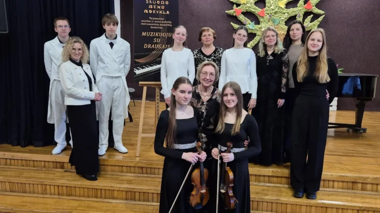 Muzikuoju su draugais